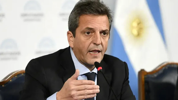 en medio de la corrida cambiaria, sergio massa cancelo su visita a bariloche en medio de la corrida cambiaria, sergio massa cancelo su visita a bariloche