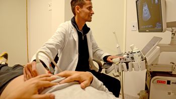 Domingo Chirinos llegó a Cipolletti sin conocer a nadie y se hizo muy querido en Leben Salud.