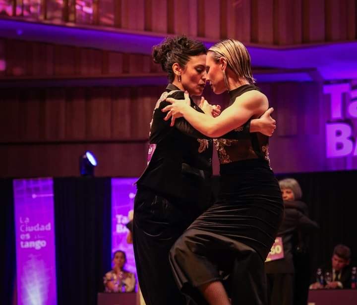 Cipoleños y neuquinos tendrán la oportunidad de conocer y disfrutar el arte y el talento de la Compañía Tango entre Mujeres. Tangueros y amantes de la cultura en general, a agendar con tiempo el programa de actividades.