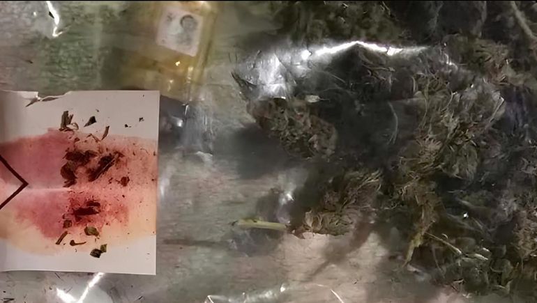 El operativo policial realizado en dos viviendas del barrio Chacramonte permitió el secuestro de drogas.&nbsp;