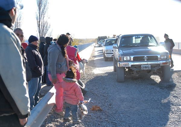 Luego del desalojo, vecinos cortan puente en Las Perlas