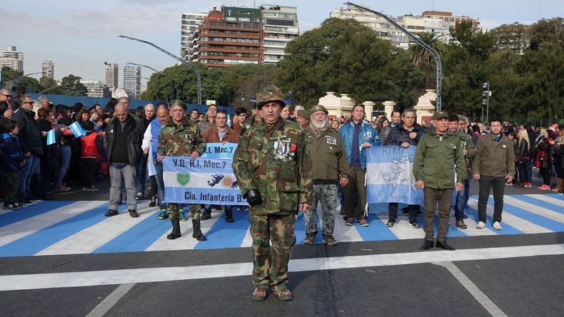 Los veteranos de la Guerra de Malvinas no tendrán su desfile este año, tras la motosierra del Gobierno de Javier Milei.