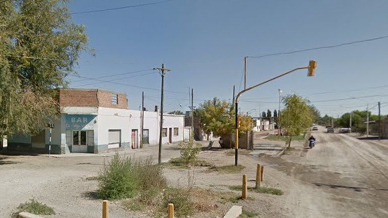 Corrió desnuda por la calle para pedir ayuda a sus vecinos