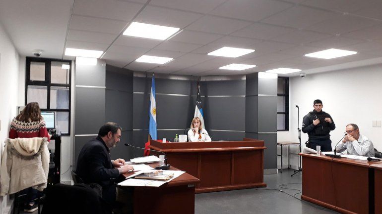 Dos neuquinos cayeron por robar una concesionaria en Viedma