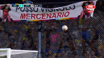 insolito: fox mostro una bandera en contra de su relator vignolo