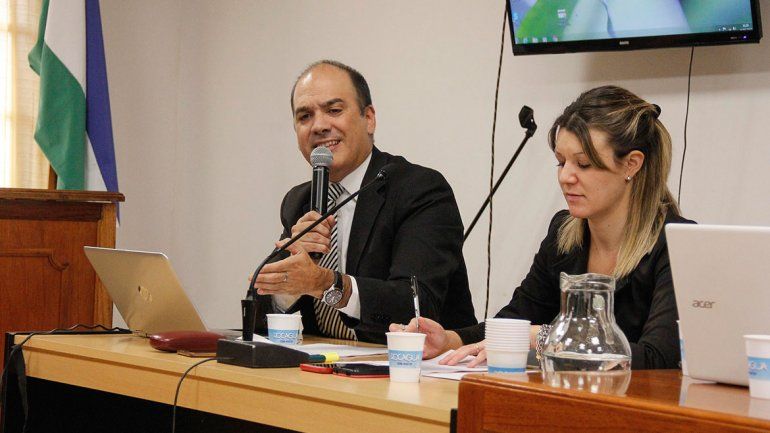 Juicio al ginecólogo: Fue víctima de violencia obstétrica y machista