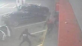Los delincuentes sustrajeron cerca de $20 millones y de manera inmediata se dieron a la fuga en el mismo auto con el que llegaron. El golpe comando duró tan solo 90 segundos.