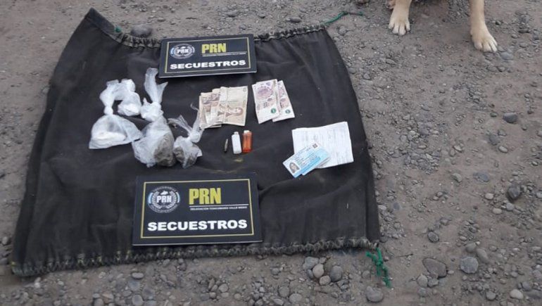 Ruta 22: intentó esquivar un control policial y le encontraron drogas en el auto