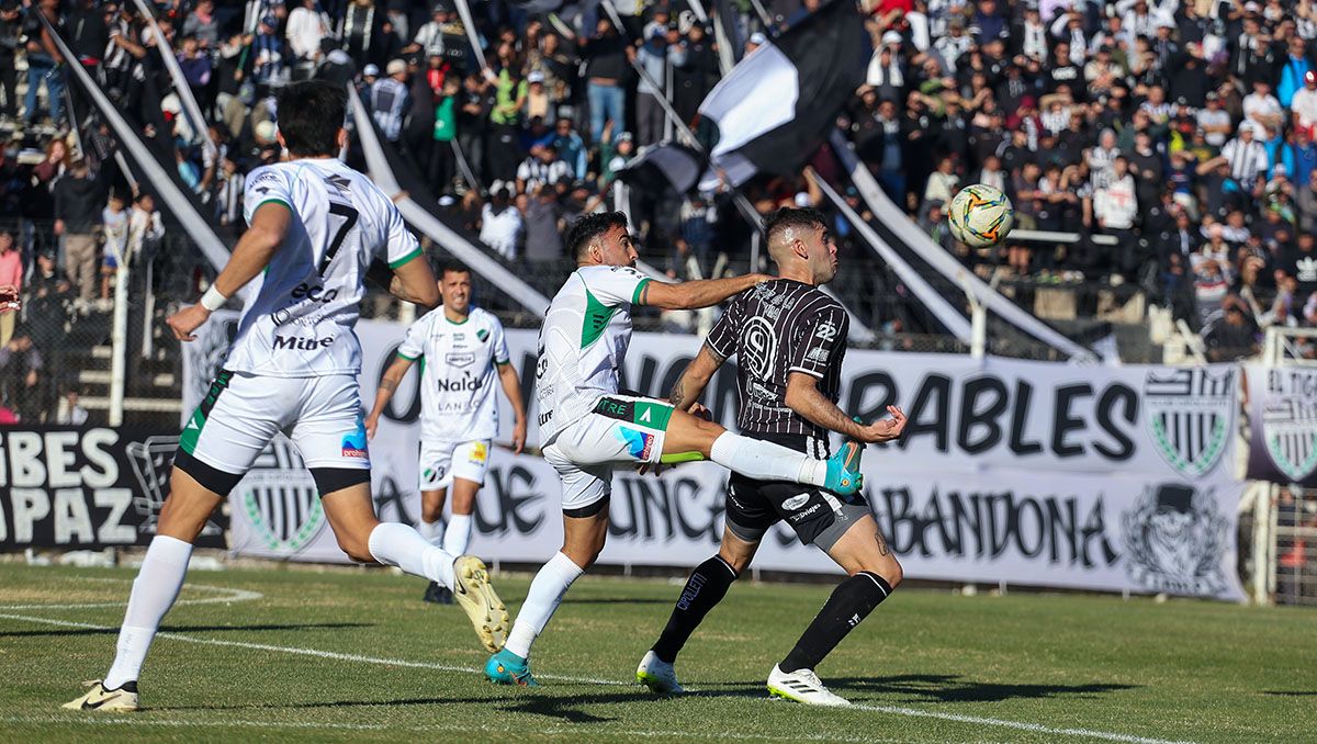 Mirá el gol de Cipo ante Villa Mitre y cómo quedó la tabla del Federal A