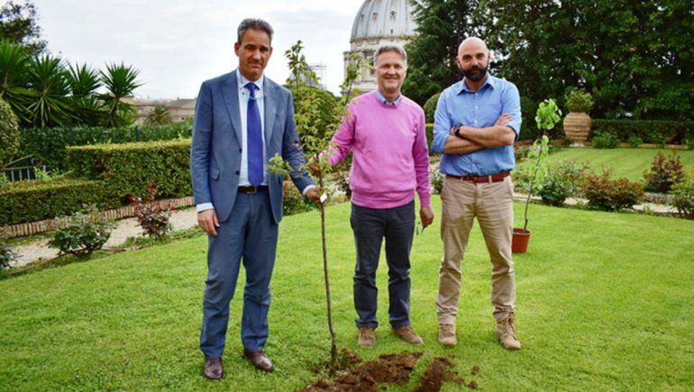 La historia del rionegrino que cuida los jardines del Vaticano