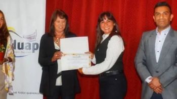 Mónica pasó de ser distinguida en su ciudad al despido. Un caso que indignó al pueblo.