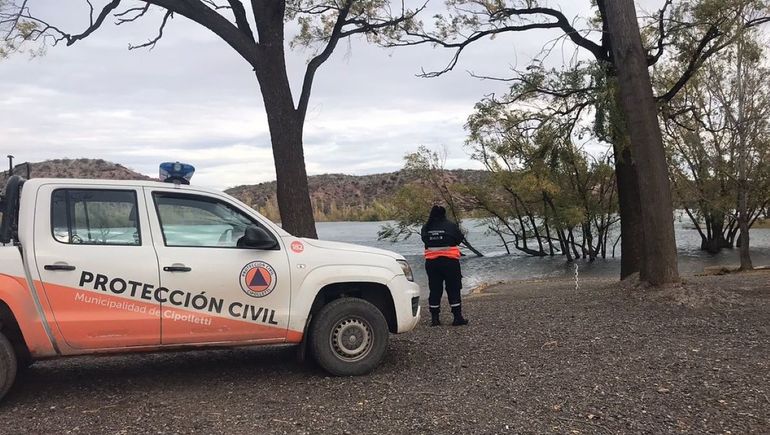 El municipio de Cipolletti informó que mantiene un monitoreo permanente en las zonas ribereñas ante el aumento de los caudales de los ríos Limay y Neuquén. El municipio de Cipolletti informó que mantiene un monitoreo permanente en las zonas ribereñas ante el aumento de los caudales de los ríos Limay y Neuquén.
