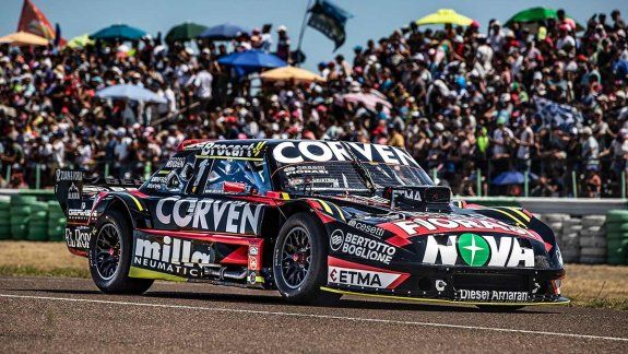 El Torino de Urcera pasó por boxes en la previa a Santa Cruz.