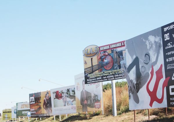 Regularizan publicidad en las rutas