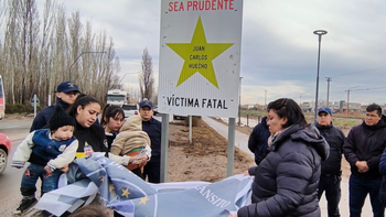 La Fundación Estrellas Amarillas de Río Negro rindió homenaje a cinco víctimas viales en Cipolletti.