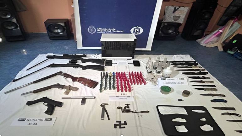 Un verdadero arsenal secuestraron efectivos de la Policía Federal en Contralmirante Cordero. 