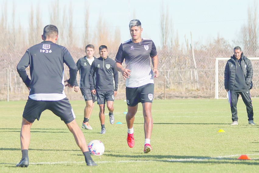 En la práctica de hoy, Medero definirá el equipo.