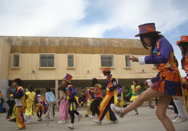 Al son de tambores y todo el colorido