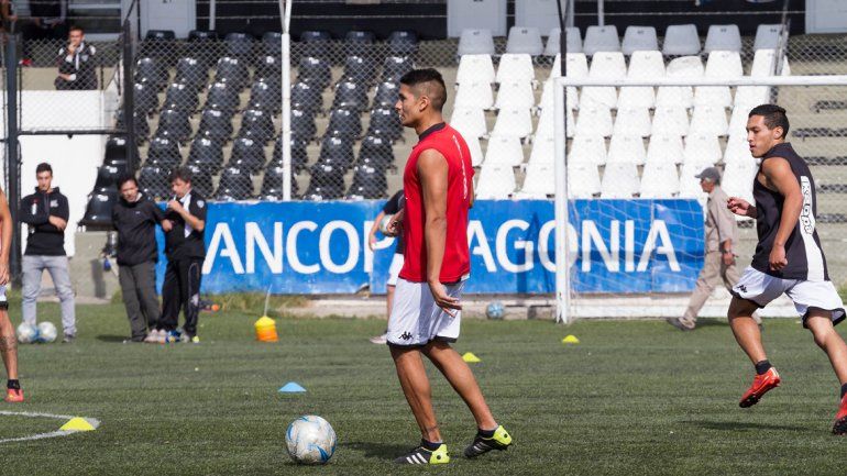 Seguel ya es un indiscutido de la última línea de Cipolletti. El primer marcador central analizó el presente del equipo.