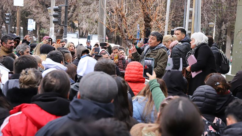 El cierre de las paritarias estatales de ATE.