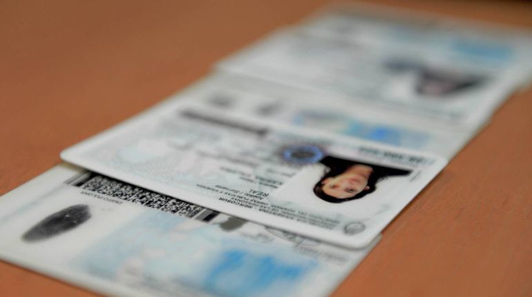 El Registro Civil tiene aún 4500 ejemplares de DNI que no fueron retirados. | LMCipolletti.com El Registro Civil tiene aún 4500 ejemplares de DNI que no fueron retirados.