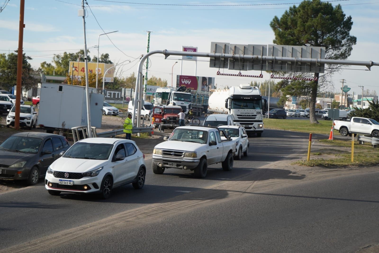 Organizaciones sociales realizaron un corte de casi cuatro horas en la Ruta 22.