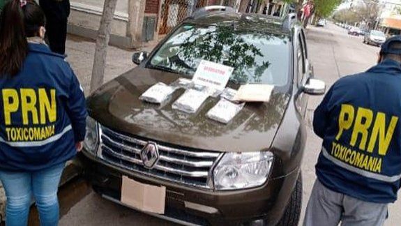 Dos jóvenes detenidos con más de $3 millones en cocaína
