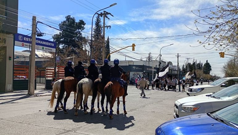 Cipo-Olimpo: reforzaron la seguridad en La Visera con la Policía Montada
