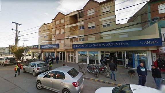 Detectan casos de coronavirus en un banco y una farmacia