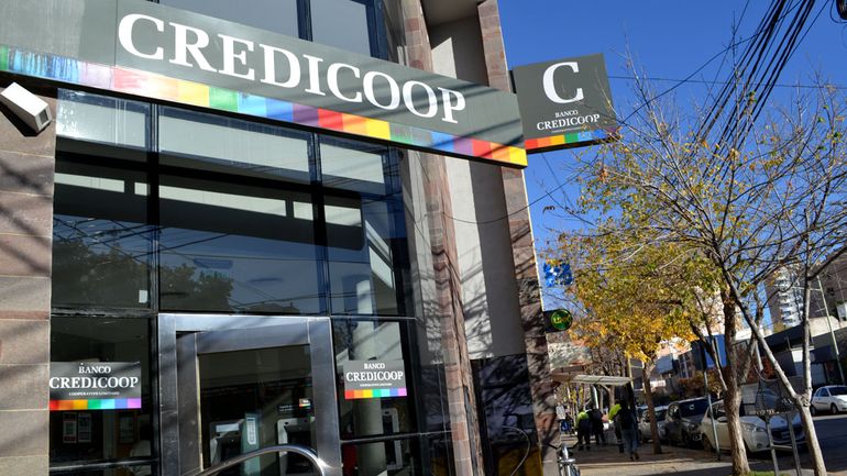 El vigilador cumplía funciones en la sucursal del banco Credicoop de Cipolletti. El vigilador cumplía funciones en la sucursal del banco Credicoop de Cipolletti.