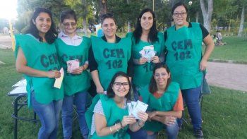 el cem 102 sale a las calles para incentivar a terminar el secundario