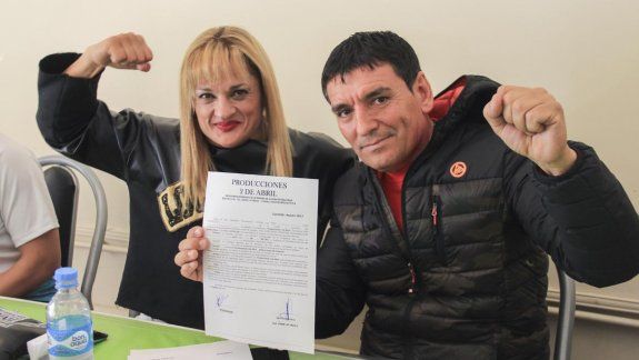 Alejandra Locomotora Oliveras junto a El Comandante Hugo Escobar