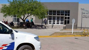 su tio la violaba desde que tenia 4 anos, se quebro en una clase y conto todo