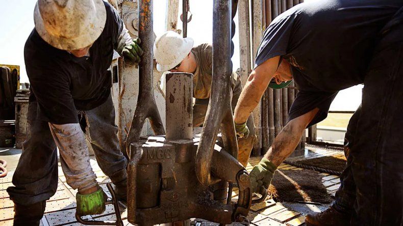 Vaca Muerta impulsa el empleo y apalanca a otros sectores.