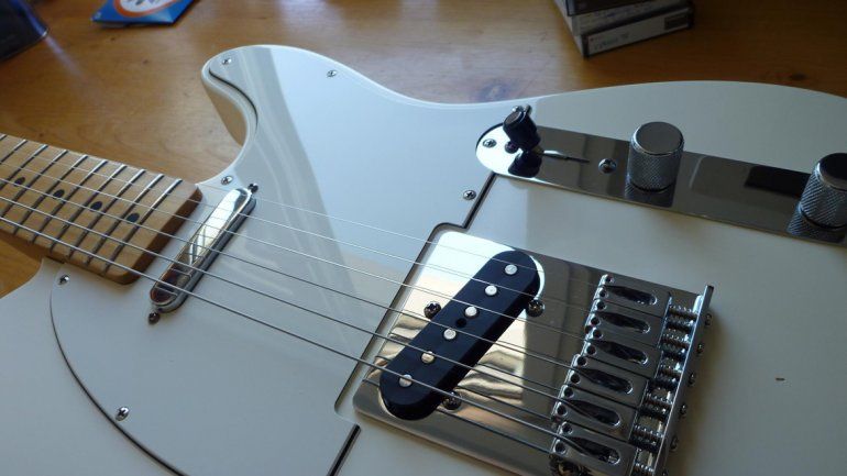 Una cipoleña mueve cielo y tierra para encontrar la guitarra que le robaron