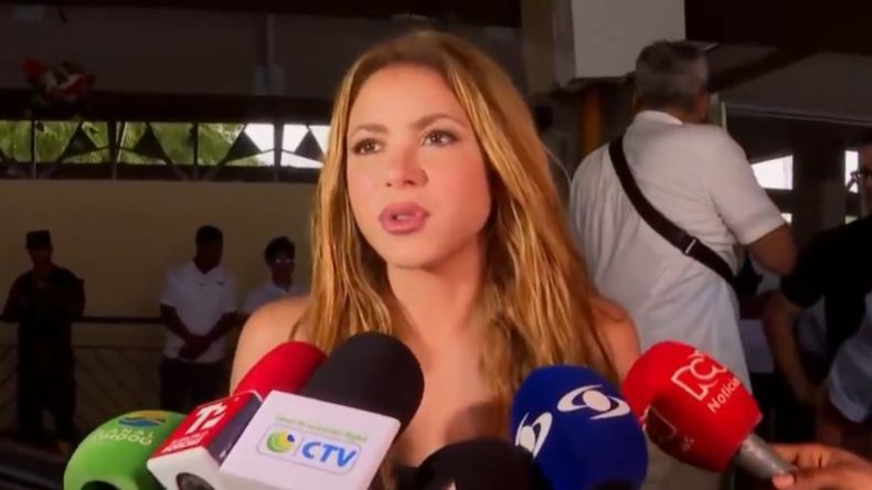 En su sorpresivo paso por la provincia del Chocó, Shakira visitó estructuras educativas dañadas por el terremoto. | LMCipolletti.com En su sorpresivo paso por la provincia del Chocó, Shakira visitó estructuras educativas dañadas por el terremoto.