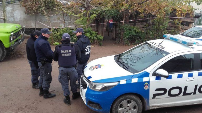 Asesinaron a un hombre a golpes con una llave tuerca en Neuquén