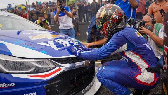 Canapino, contó que pudo llorar a su padre tras el título del Súper TC2000