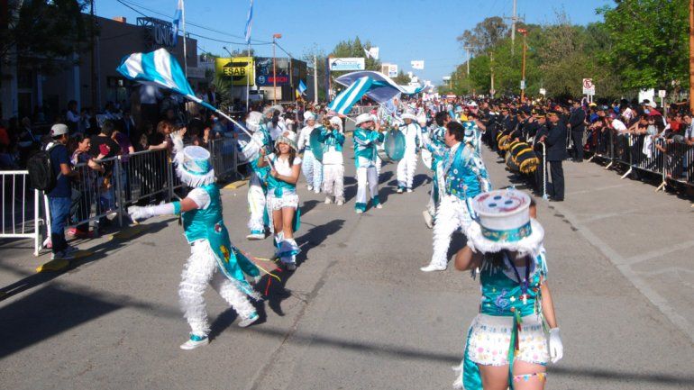 Miles de cipoleños salieron a la calle a celebrar el cumple de la ciudad