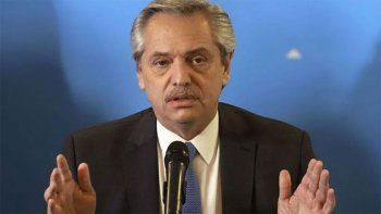 fernandez: el reinicio de las clases, por ahora no es prioridad