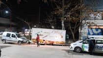 La camioneta chocó el trailer de la churrería habría esquivado un rodado que cruzó en rojo. 