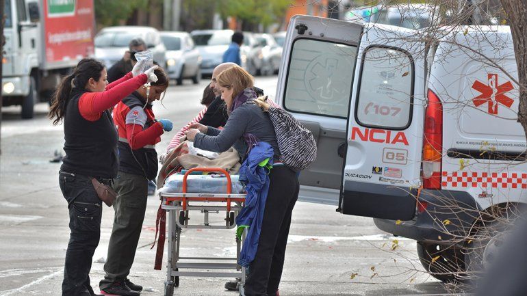 Las impactantes fotos del dramático rescate en Neuquén
