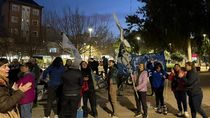 Se reunieron el martes en la plaza San Martín dirigentes y militantes sociales, gremiales, estudiantiles, políticos y de derechos humanos para manifestar su respaldo a la ex presidenta Cristina Fernández de Kirchner y rechazar su condena judicial.