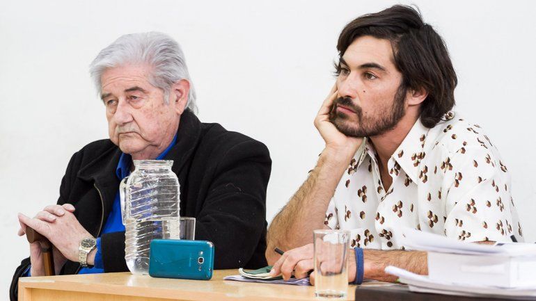 Padre e hijo escucharon los alegatos del fiscal y luego aseguraron que no hay pruebas de las acusaciones.