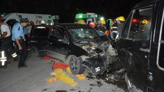 Terrible choque frontal dejó ocho heridos en San Martín de los Andes