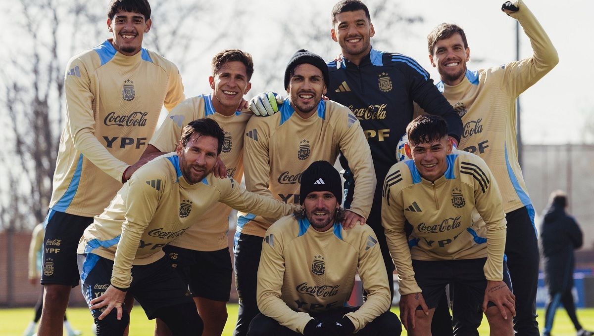 La Selección Argentina recibe a Colombia con Lionel Messi entre los titulares.