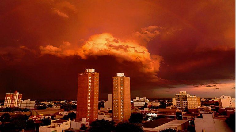 Así captaron la tormenta que azotó a la ciudad