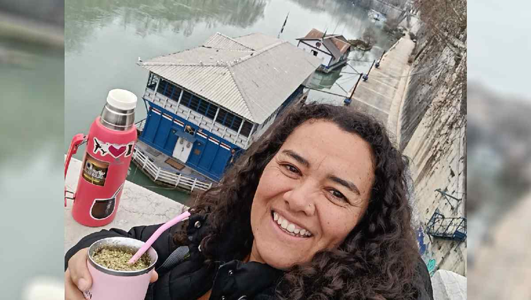 Costumbres argentinas. Anita lleva el mate a todas partes allá en Italia.