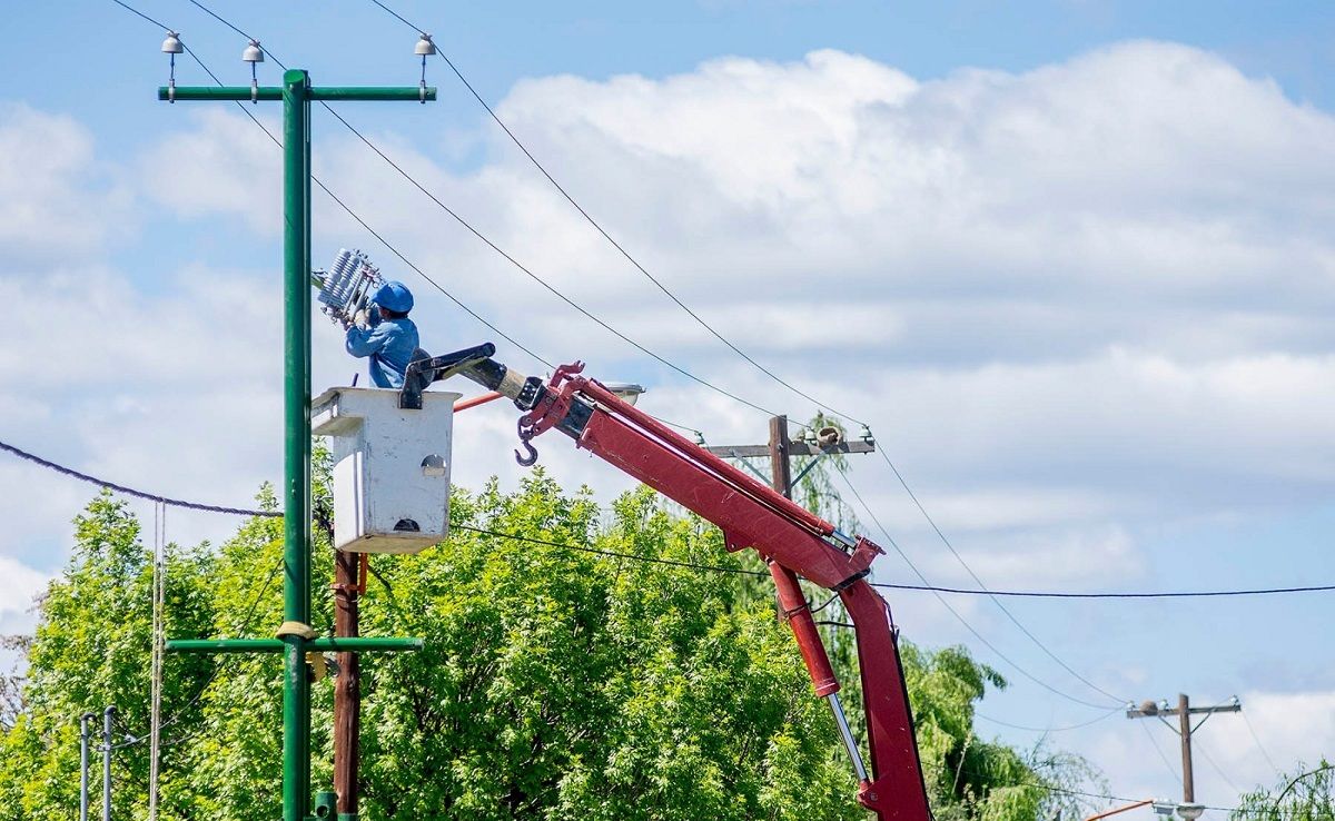 Edersa denunció penalmente al comerciante por colgarse de la luz. Foto: Archivo.
