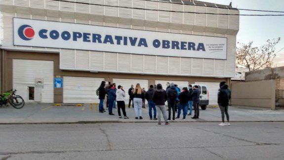Piden que todos los trabajadores del súper  sean hisopados 